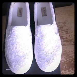 Ladies size 9 slip on sneakers